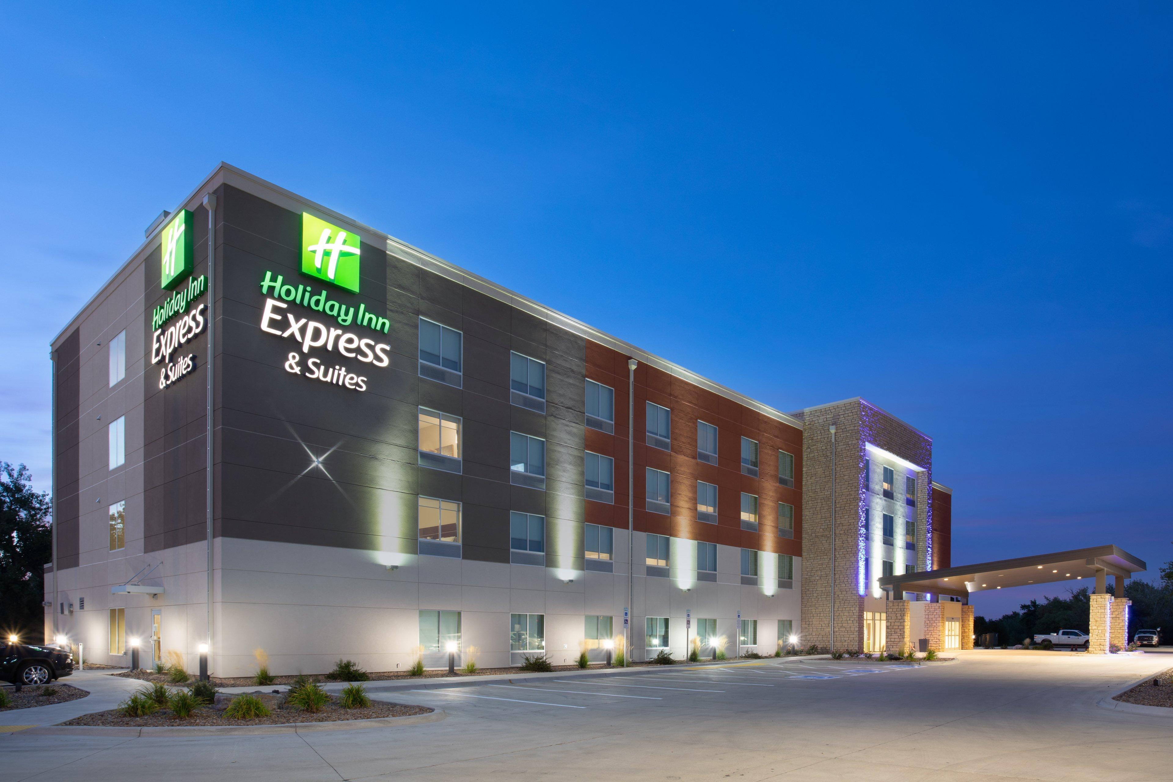 Holiday Inn Express & Suites - Sterling, An Ihg Hotel Exterior photo